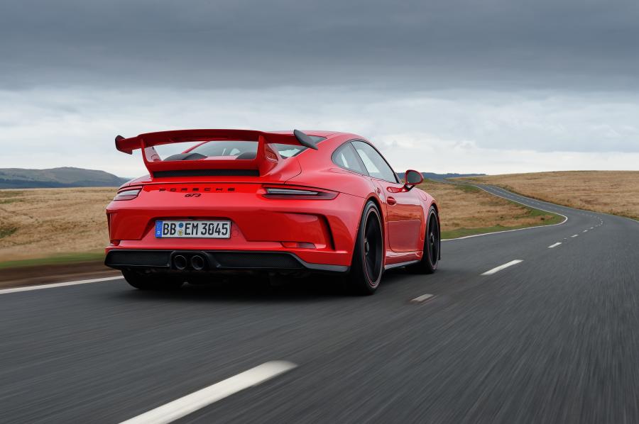  Porsche 911 GT3 (991) 2017 года  (UK) (фото 3 из 42)
